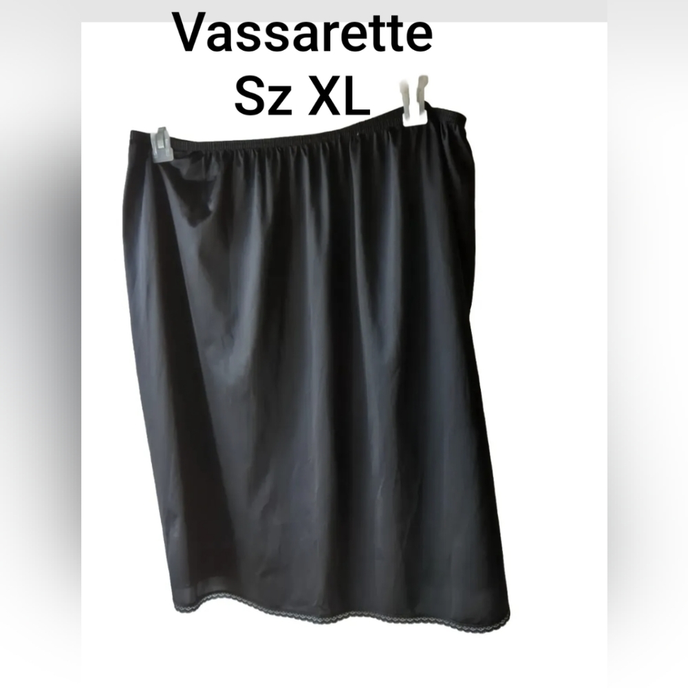 Vintage Vassarette Black 1/2 Slip With Lace Trim At Hem & Side Slit Size XL